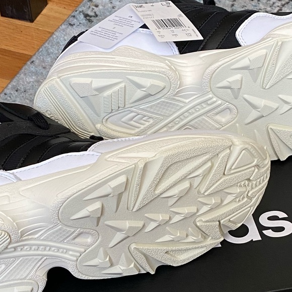 Adidas Young-96 Shoes - Picture 9 of 15